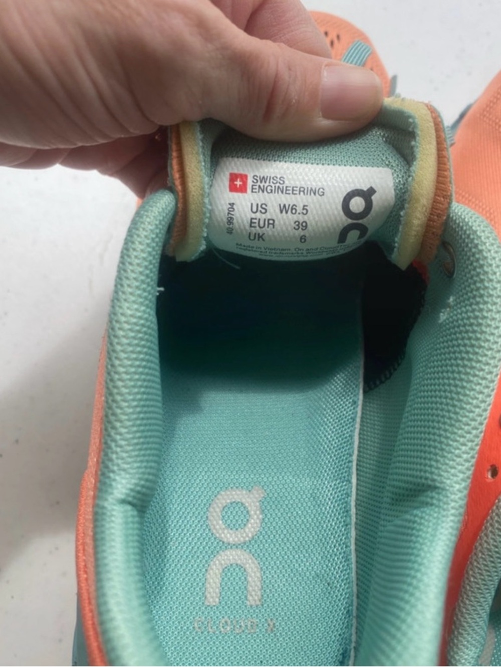On cloud X Women's Coral and Teal Cloud Sneakers EUC 6.5 - Picture 3 of 12